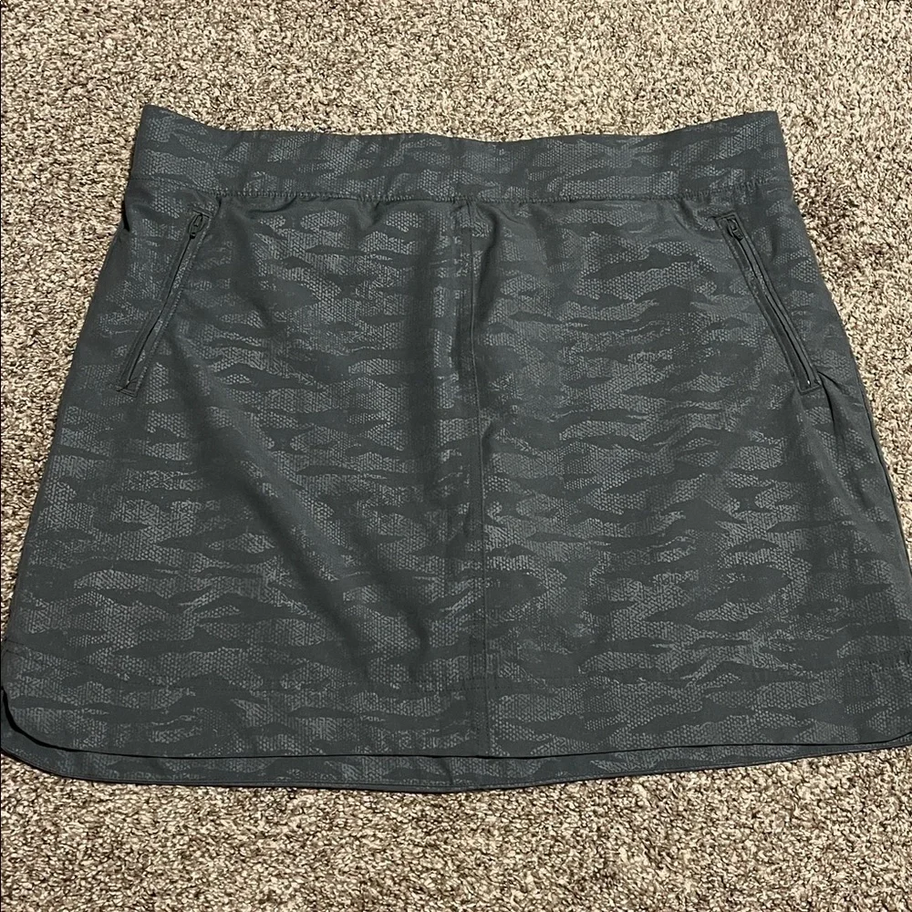 Orvis olive green skort